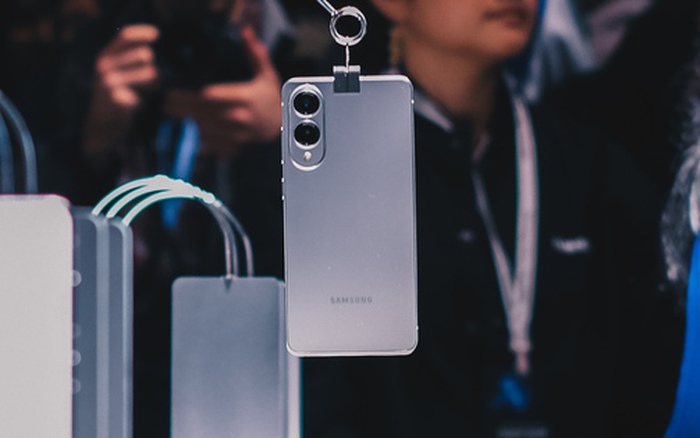 Galaxy S25 Edge siêu mỏng sở hữu công nghệ mà Galaxy S25 Ultra còn không có