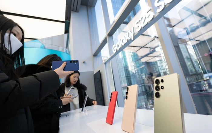 Giá smartphone trung bình đã vượt mốc 400 USD, người dùng chi mạnh tay hơn để mua điện thoại đời cao