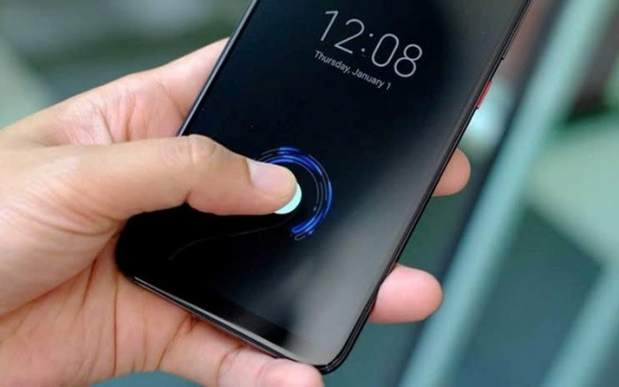 Vì sao không nên sử dụng khuôn mặt, vân tay để mở khóa điện thoại?