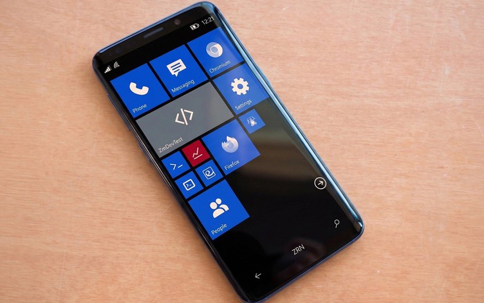 Windows Phone bất ngờ “hồi sinh” trên Galaxy S9 với sự hỗ trợ của Claude