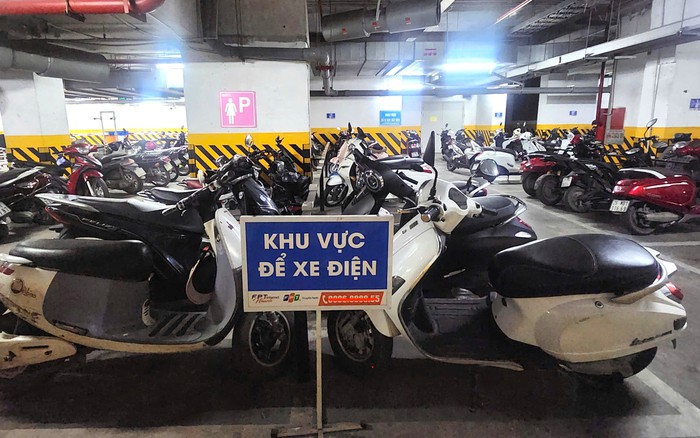 Chuyển đổi phương tiện xanh: Gỡ nút thắt hạ tầng cho chung cư Hà Nội