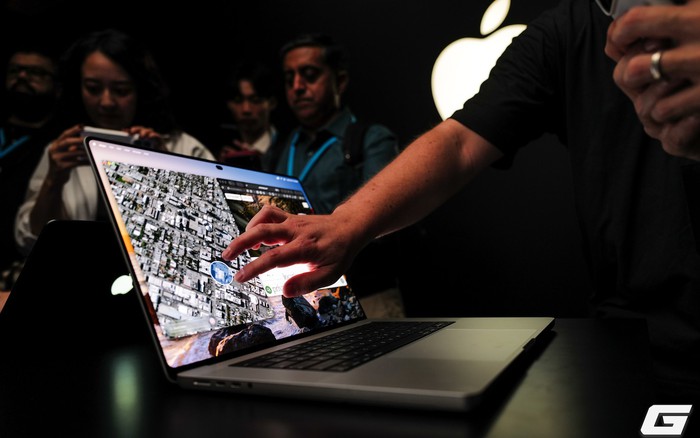 Màn hình cảm ứng trên MacBook Pro mới hoạt động như thế nào?
