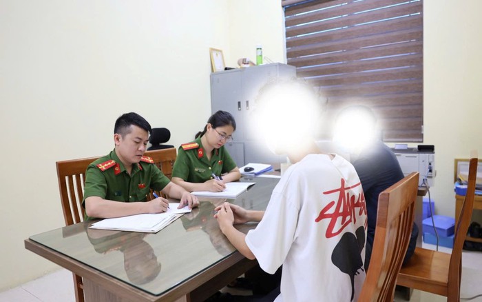 Công an yêu cầu người dân chủ động đến cơ quan chức năng khai báo giao dịch chuyển khoản trong trường hợp sau