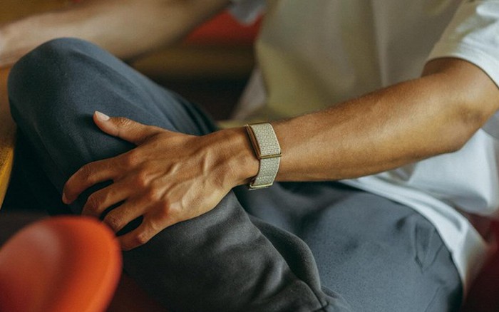 Chán smartwatch? Đây là 5 mẫu vòng đeo thông minh không màn hình, theo dõi sức khỏe cả ngày lẫn đêm