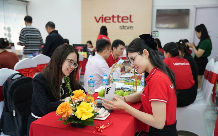Sale 50% dịp sinh nhật 20 tuổi Viettel Store: iPhone 17 còn 24,19 triệu, Galaxy S26 Ultra còn 30,49 triệu