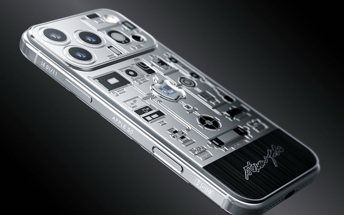 Caviar ra mắt iPhone 17 Pro phiên bản "iPhone 2007", gắn thẳng một mảnh bo mạch của iPhone đời đầu vào mặt lưng