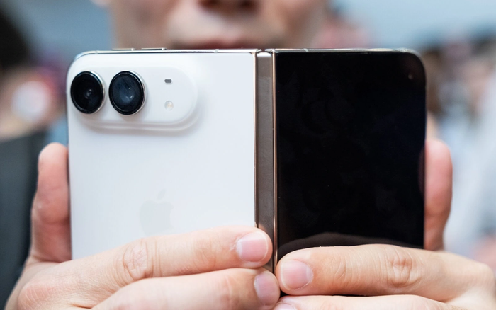 iPhone Duo giá gần 65 triệu đồng: Người dùng đang trả tiền cho điều gì? 