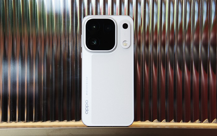 OPPO Find X10 series ra mắt: Cũng có cả bản Pro Max, camera Hasselblad 200MP, chip Dimensity, giá từ 19,5 triệu đồng
