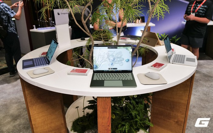 Dạo gian hàng Microsoft tại Snapdragon Summit 2026: Giữa dàn Surface mới, đây là tính năng tôi thấy hấp dẫn nhất