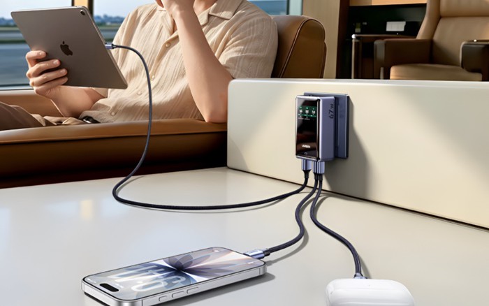 Ugreen ra mắt củ sạc du lịch 67W, đa dạng chân cắm, thêm màn hình, nhiều cổng ra, giá chỉ hơn 700.000đ