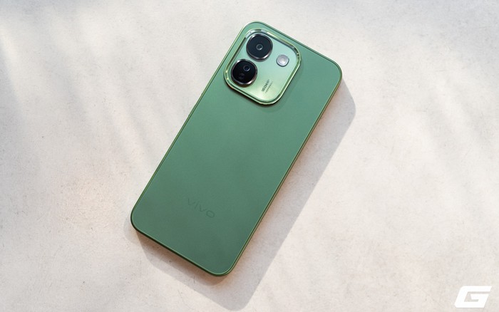 Trên tay vivo V80 Lite 5G: Pin “khủng” 10.000 mAh nhưng thân máy vẫn đẹp, gọn gàng hơn tưởng tượng