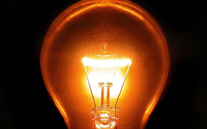 Đèn led sợi dây tóc bóng thủy tinh ánh sáng vàng truyền thống #22 Đèn led sợi dây tóc bóng thủy tinh ánh sáng vàng truyền thống