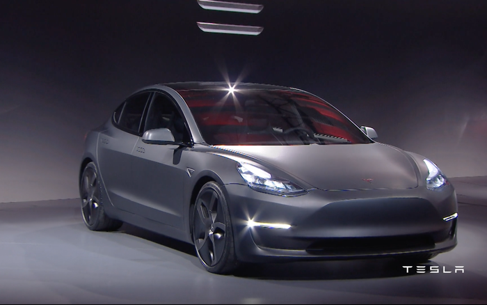 Tesla Model 3 sẽ là chiếc xe an toàn nhất thế giới và điều đó sẽ khiến các hãng ô tô truyền thống lo sợ Tesla Model 3 sẽ là chiếc xe an toàn nhất thế giới và điều đó sẽ khiến các hãng ô tô truyền thống lo sợ