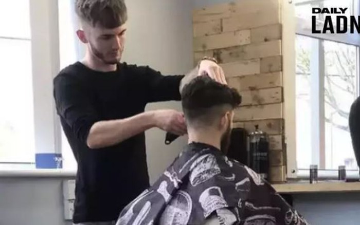 Tiệm cắt tóc 1